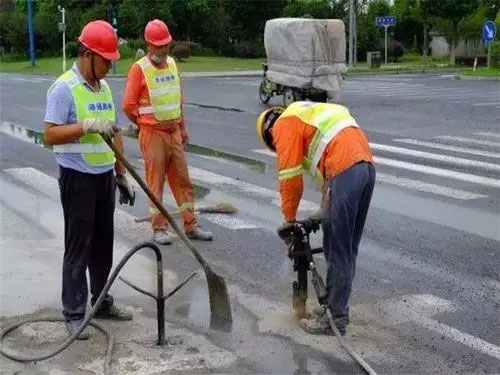富拉尔基地基下沉注浆